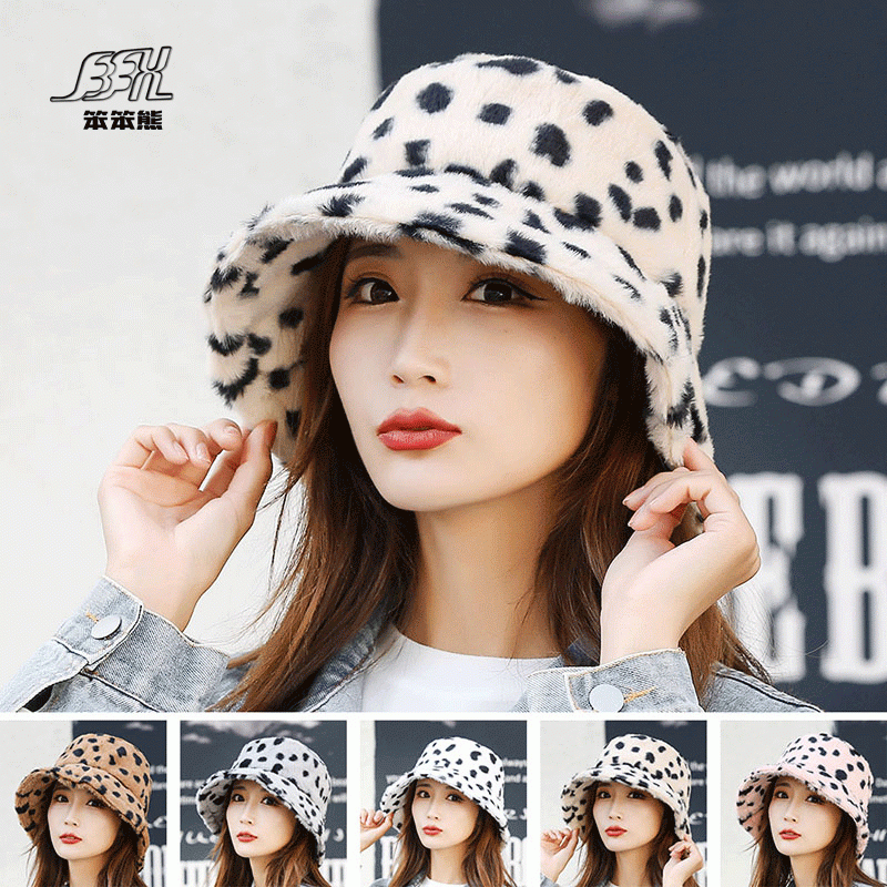 قبعة نسائية شتوية سميكة ودافئة