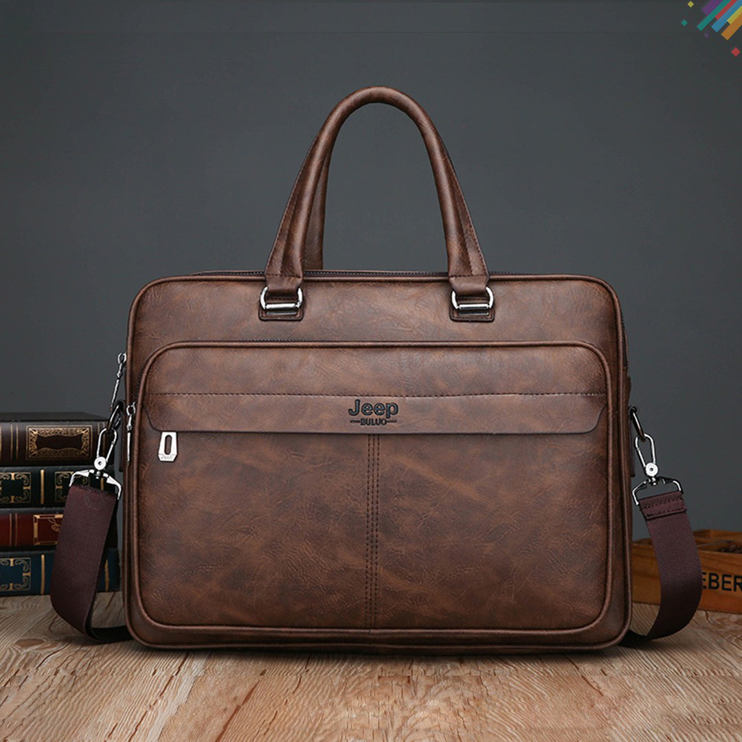 حقيبة جلدية من ماركة JEEP بتصميم راقي وجودة عالية